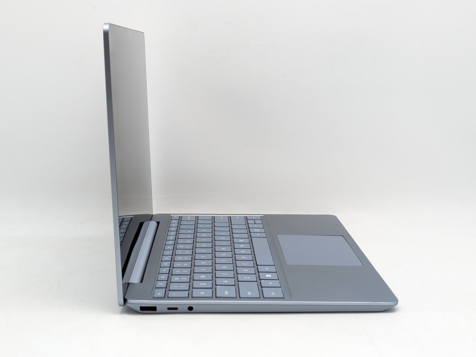 Microsoft Surface Laptop Go 2 12.45″ i5-1135G7 8GB DDR4 128GB SSD Windows 11H