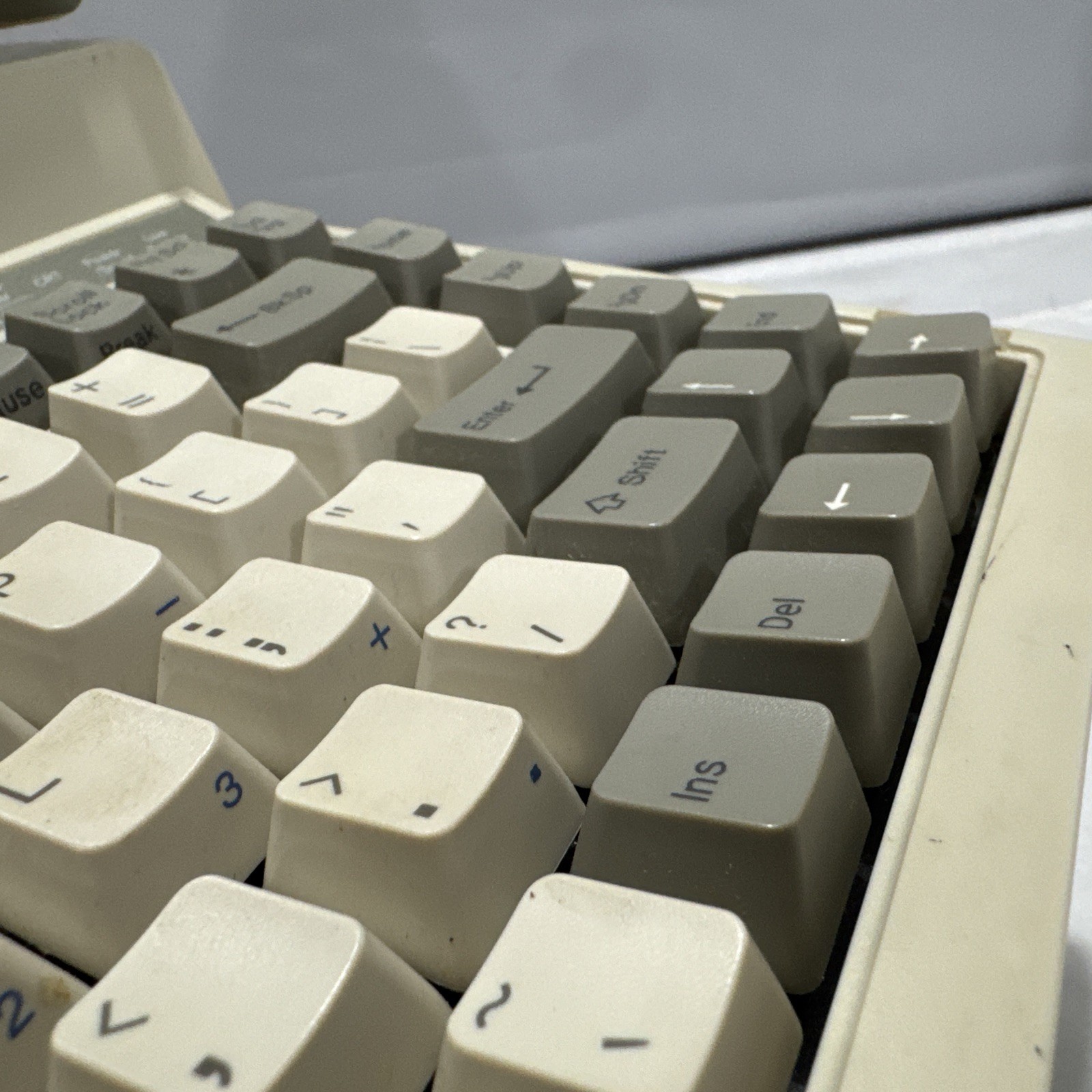 Toshiba T1200 Vintage Laptop 1987 DOS Powers On Displays Error See Photos
