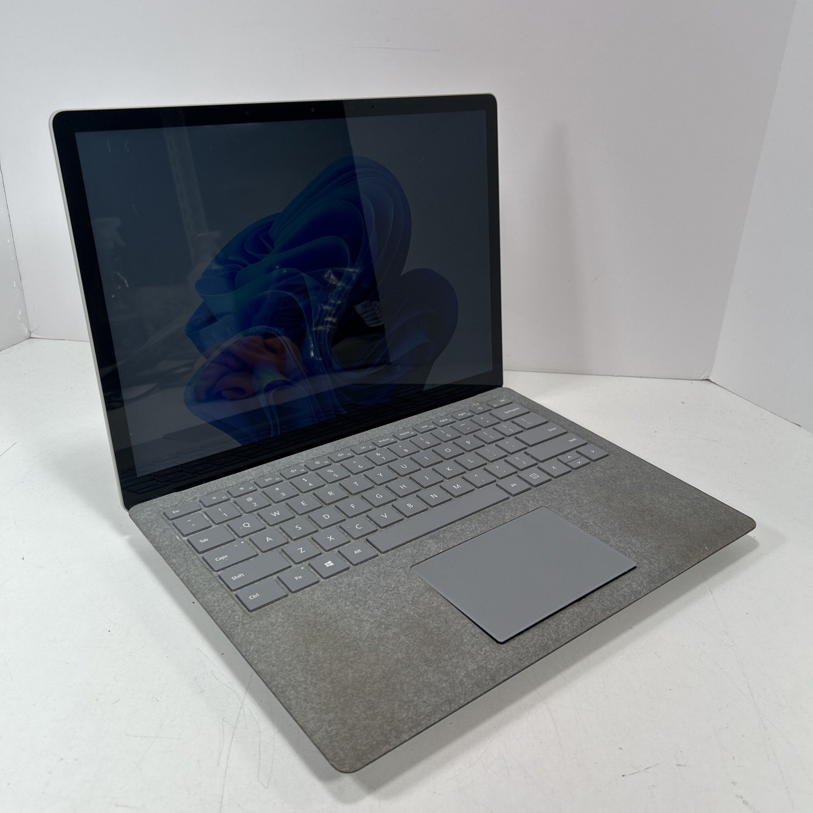 Microsoft Surface Laptop 1769 13.3” Touch i7-7660U 8GB RAM 500GB SSD W11P *Read