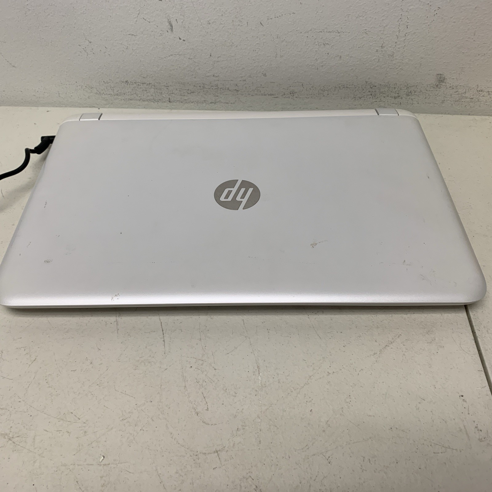 HP Pavilion 15” i7-6500U • 8GB RAM 128GB Ssd Wind 10 H Touch Screen Read Descrip