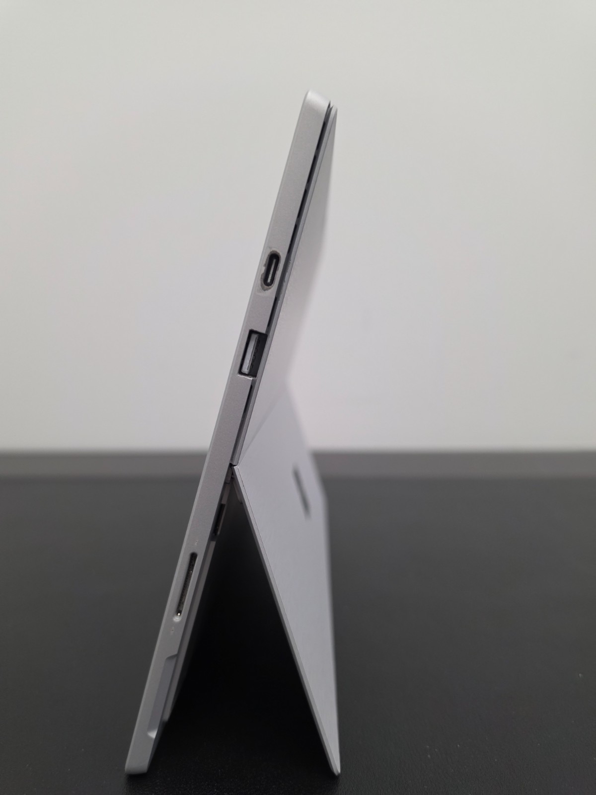 Microsoft Surface Pro 7+ i5-1135G7 16GB Ram 256GB SSD Win 11 Pro