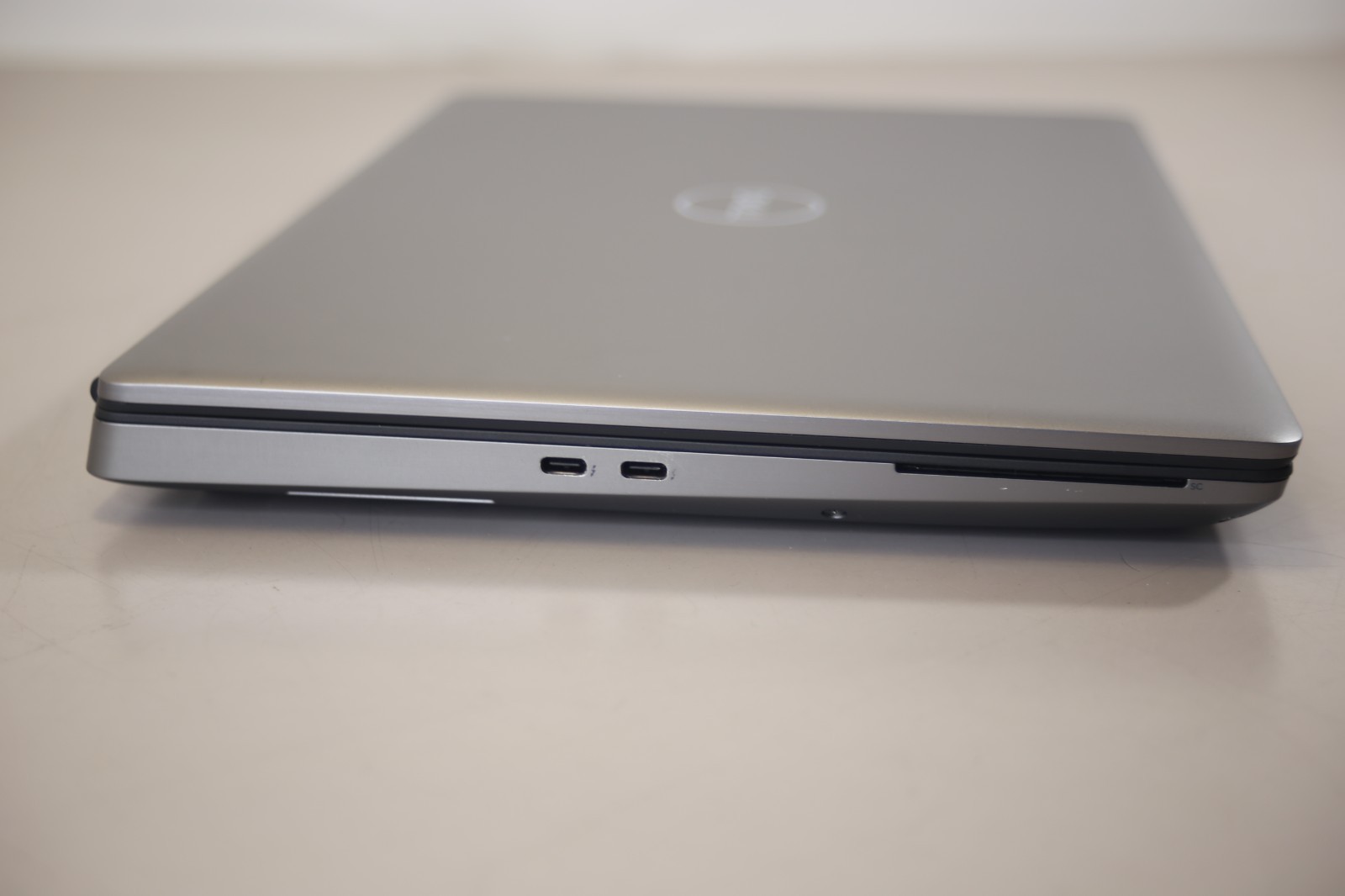 Dell Precision 7550 15.6″ FHD i9-10885H 16GB 256GB SSD nVIDIA T2000 Win11 Pro