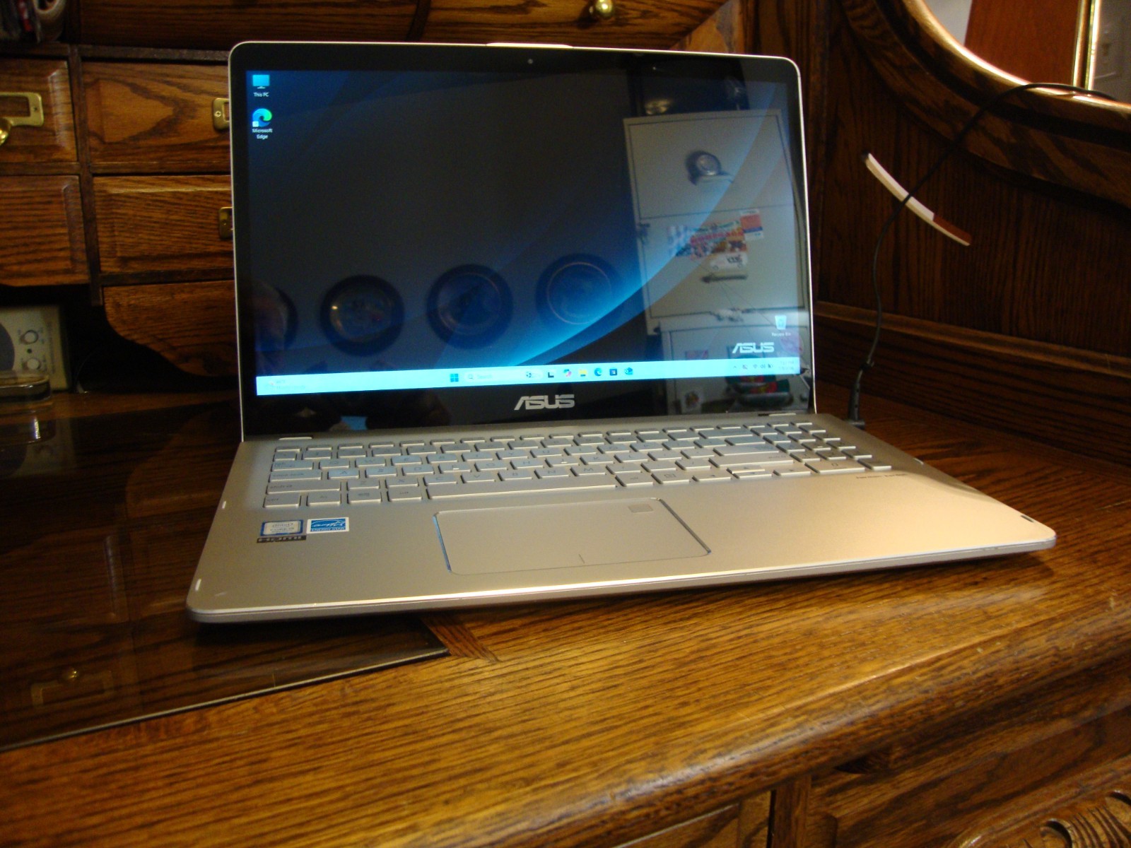 ASUS Q505UAR | INTEL CORE I5-8250U @ 1.60 GHz 1TB HDD 24GB RAM Windows 11 Home