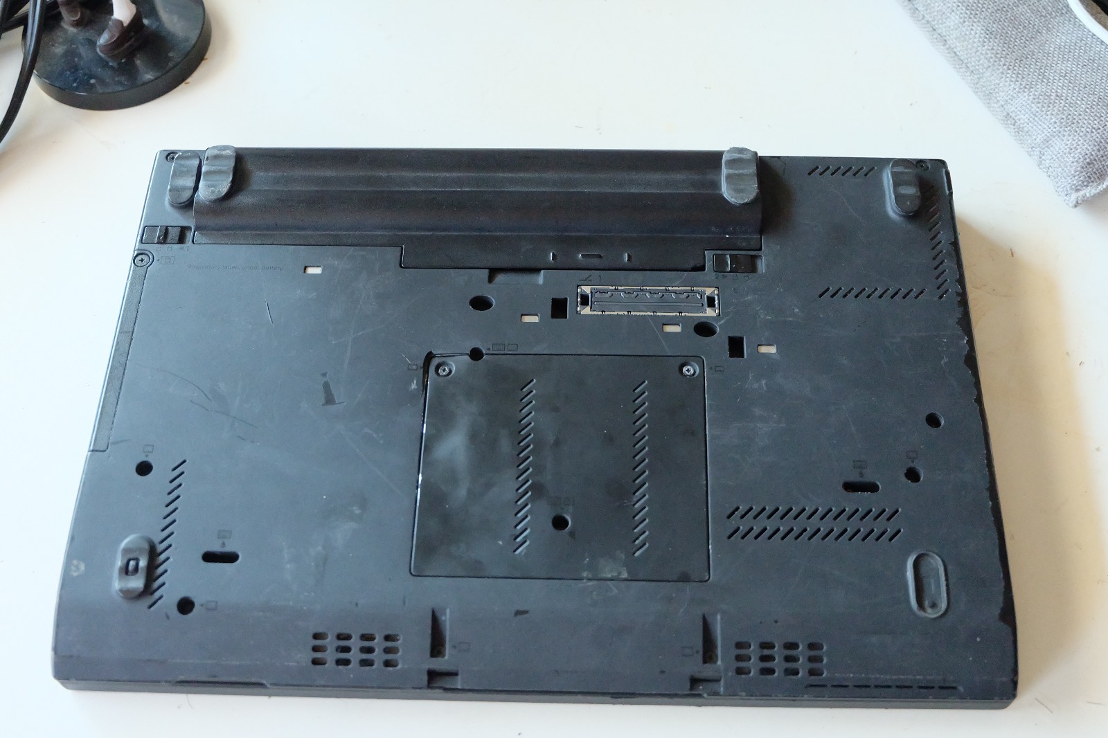 Lenovo ThinkPad X230 i5-3320M / 8 GB / 0HD [POOR COSMETIC SHAPE]
