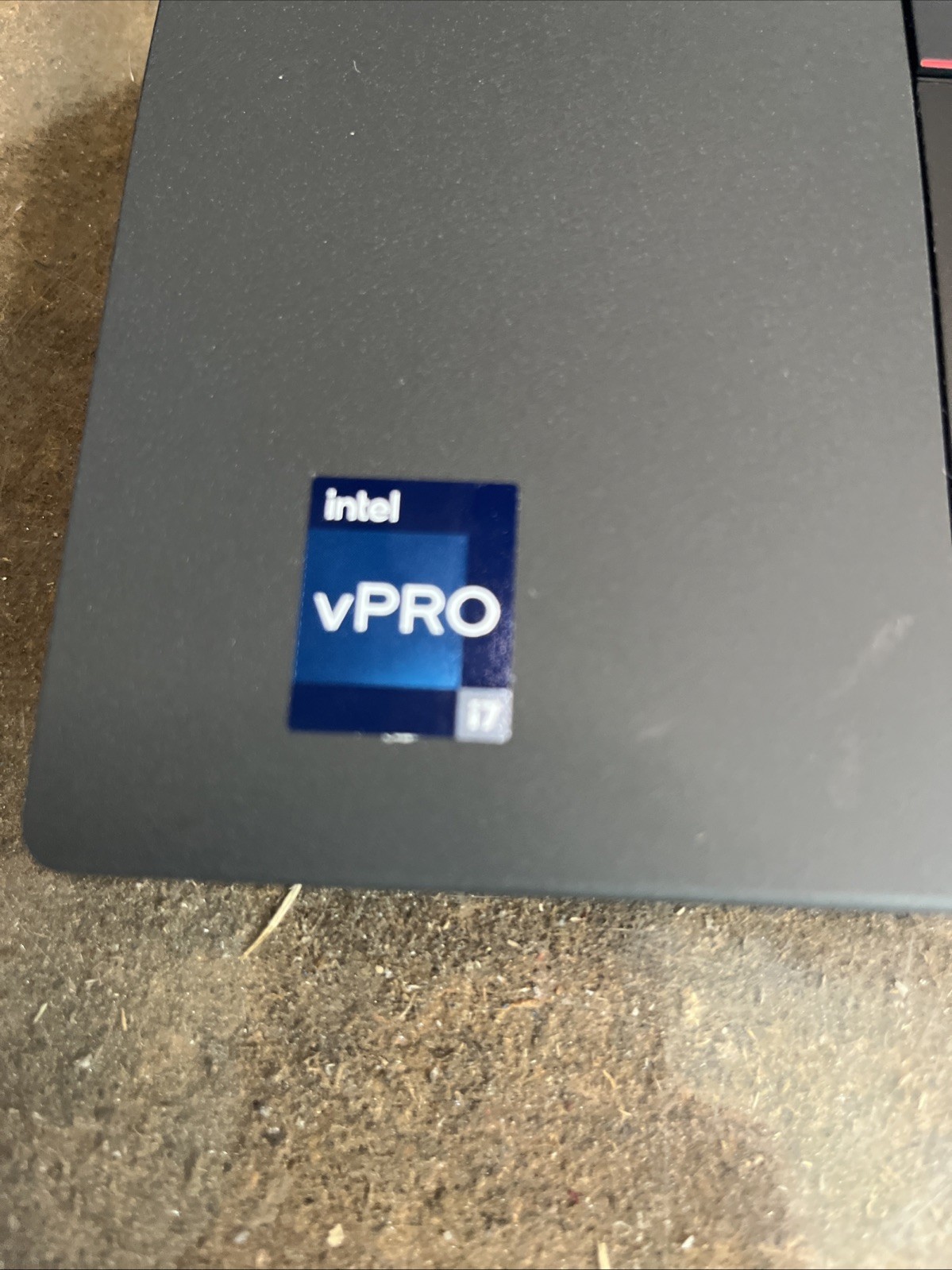 Lenovo ThinkPad P16s Gen 2 – i7-1370P – 32GB DDR5 – 512GB SSD – 16’ IPS -READ