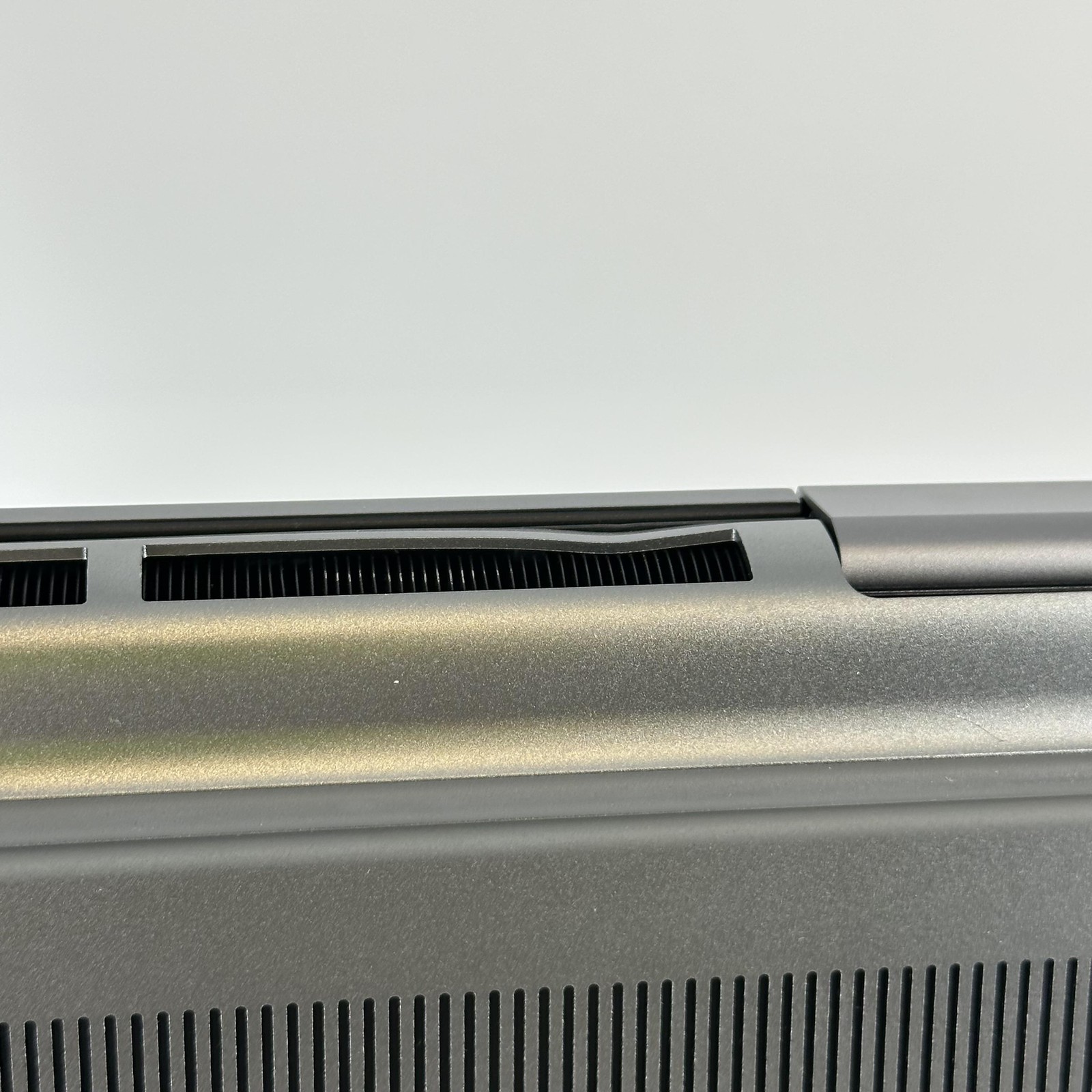 Dell Precision 7780 17 FHD i7-13850HX 32GB 512GB SSD RTX 2000 Ada – BENT FRAME