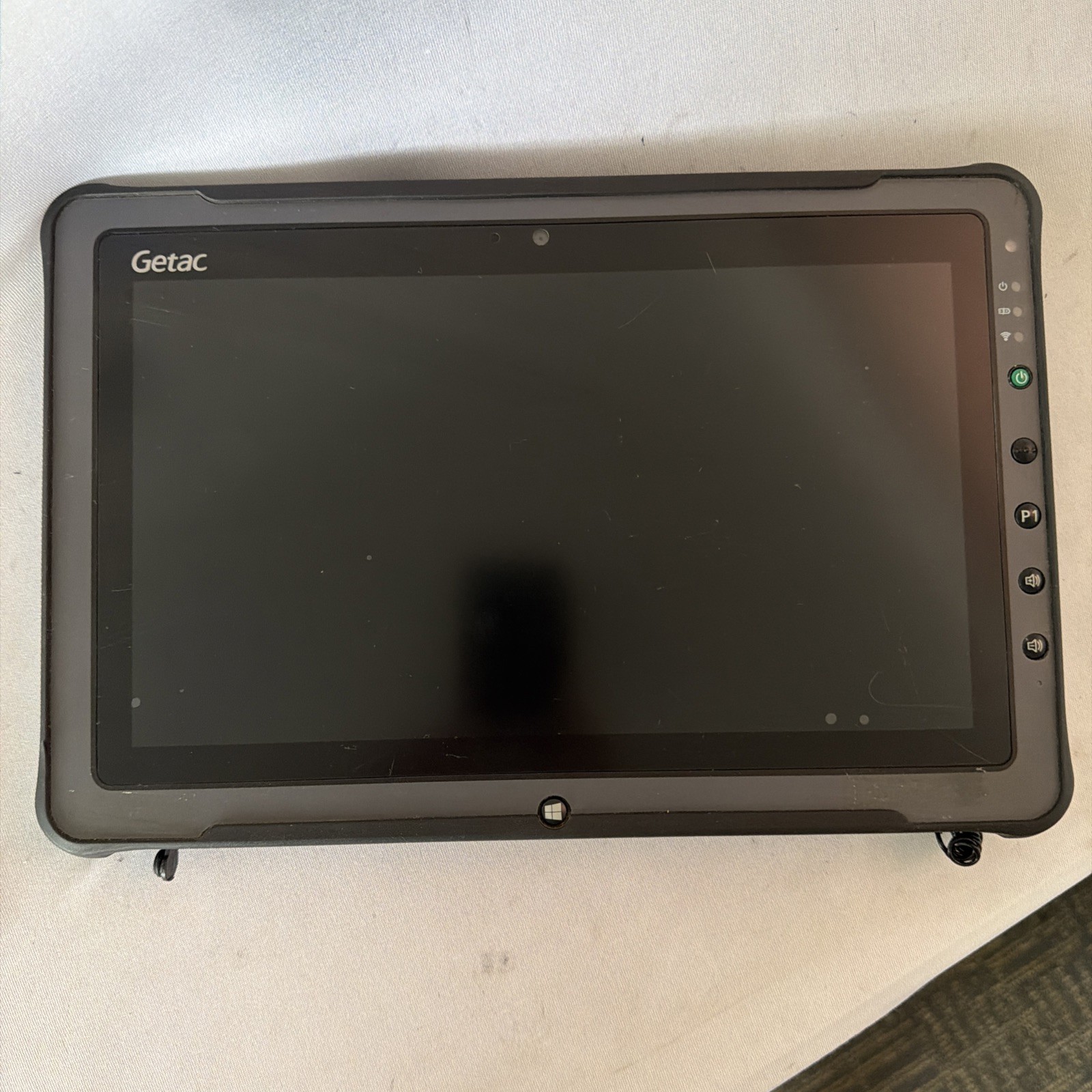 Getac F110 G3 Laptop – Yellowing Screen – Intel i7-6500U – RAM 8 GB – Read Des
