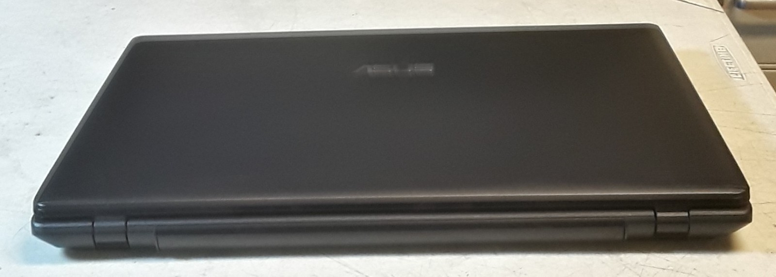 Windows 10 MINT ASUS F75A 17.3″ Intel Core i3 2.30GHz 8GB RAM 500GB and Charger