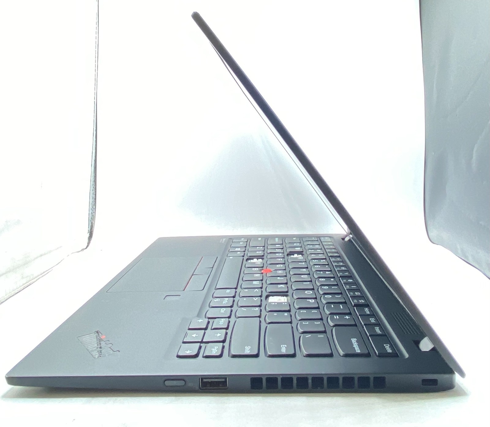 Lenovo ThinkPad X1 Carbon 7th Gen 14″ Laptop Intel i7-8565U 16GB RAM 256GB SSD