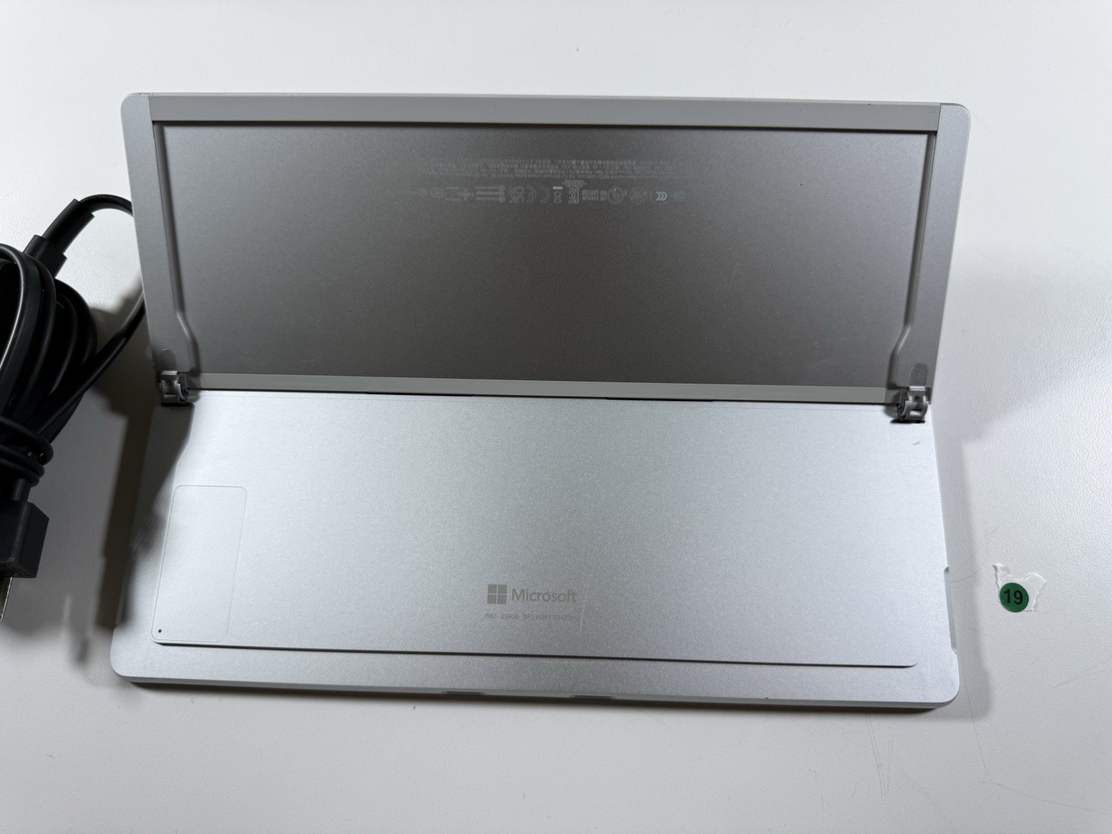 Microsoft Surface Pro 8 (1982) i5-1145G7 – 16GB RAM – 256GB 120Hz – Win 11 Pro