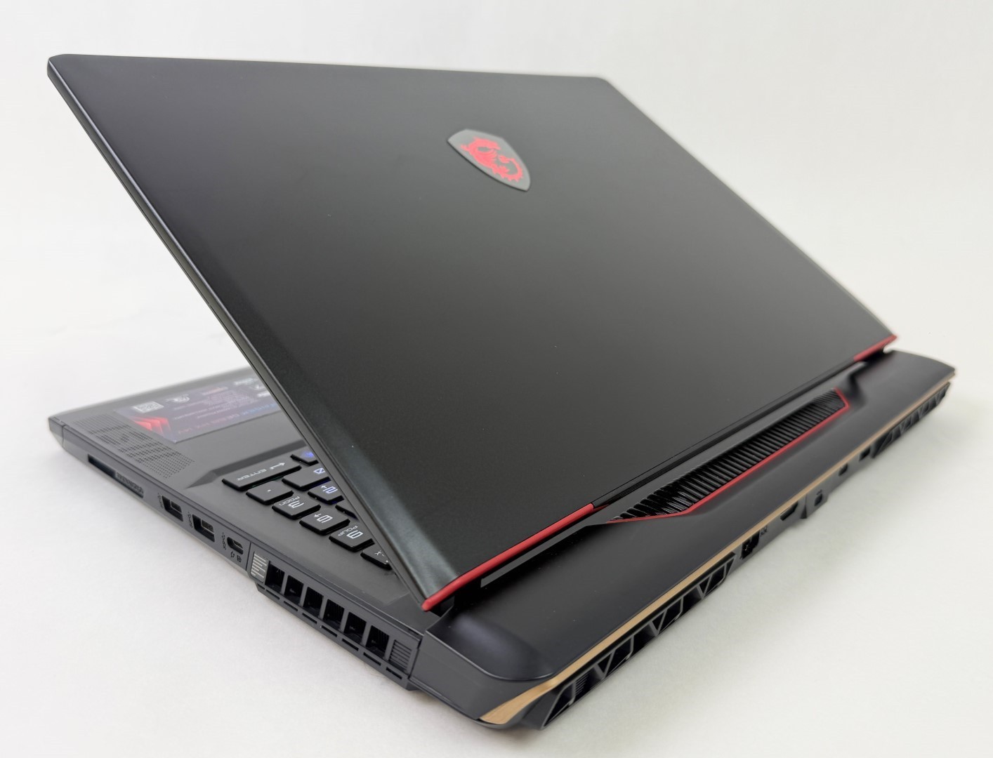 MSI Raider GE68HX 16″ 1920×1200 144Hz i9-14900HX 32GB 1TB SSD RTX 4070 W11H