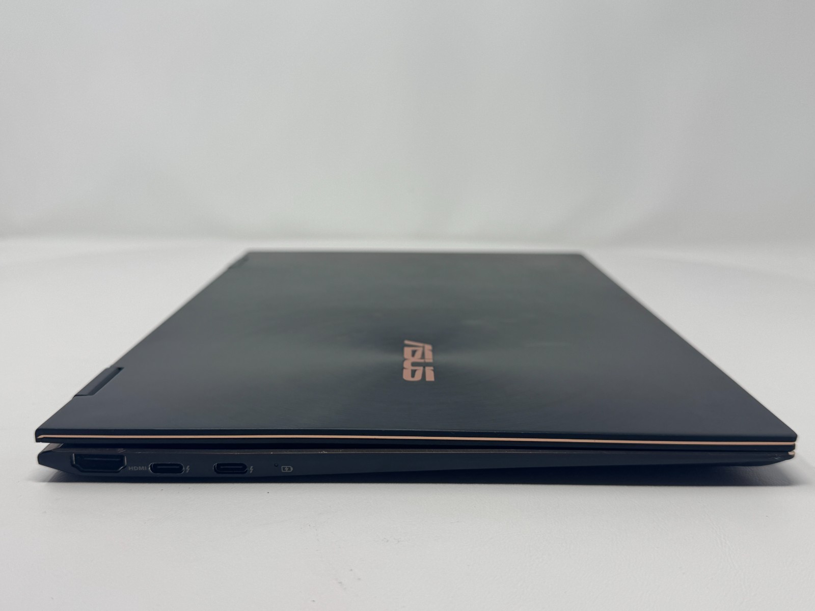 ASUS ZenBook Flip 13 UX371E Core i7-1165G7 16GB Weak Battery Working