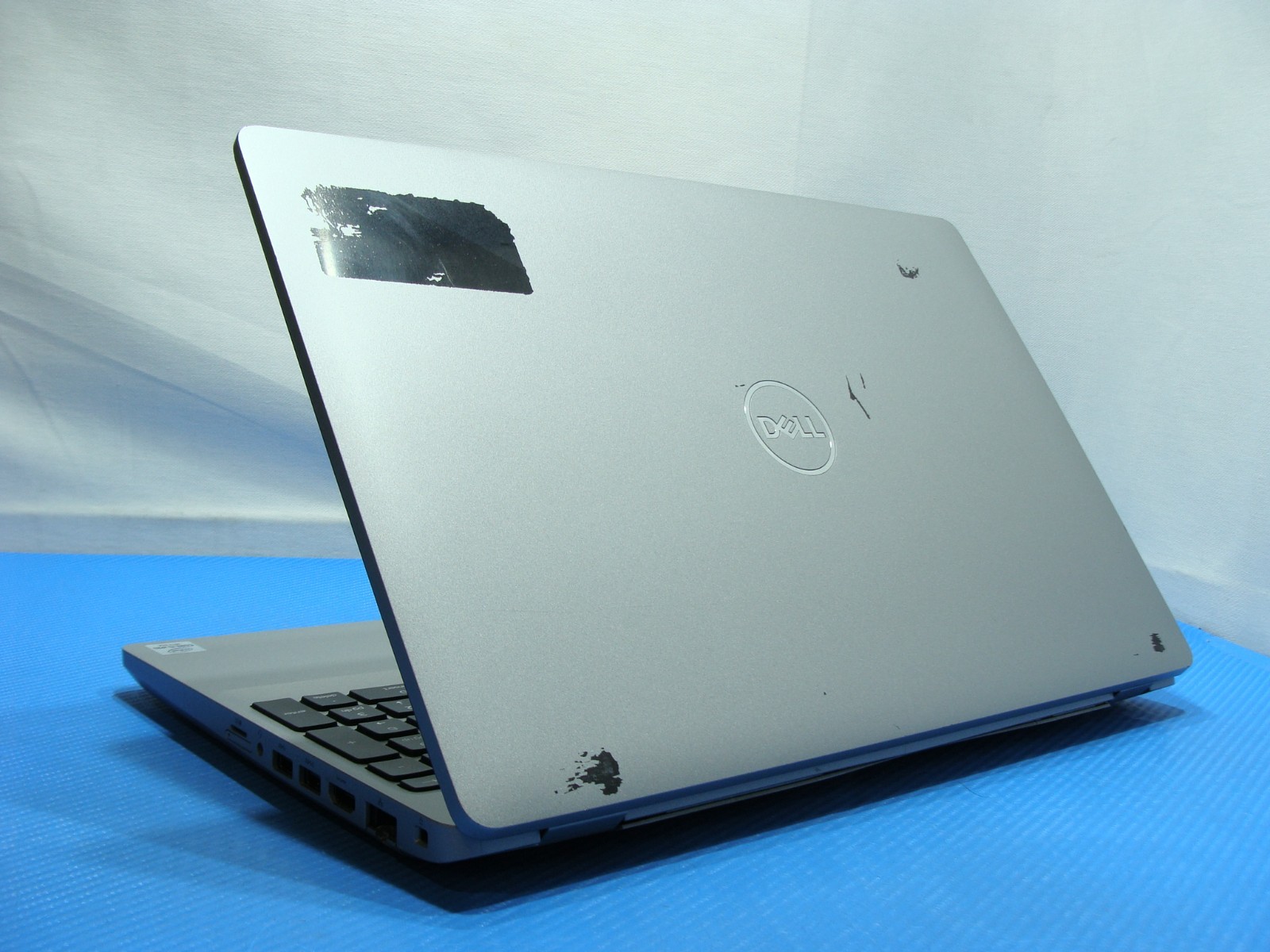 Dell Precision 15 3551 15.6″FHD i5-10400H 2.6GHz 8GB 256GB Win 11 Pro 5G Ready