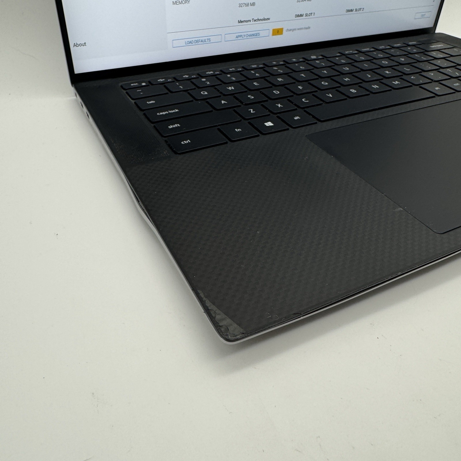 Dell Precision 5560 15.6″ FHD+ | i7-11800H 2.30GHz | Quadro T1200 | No RAM/SSD