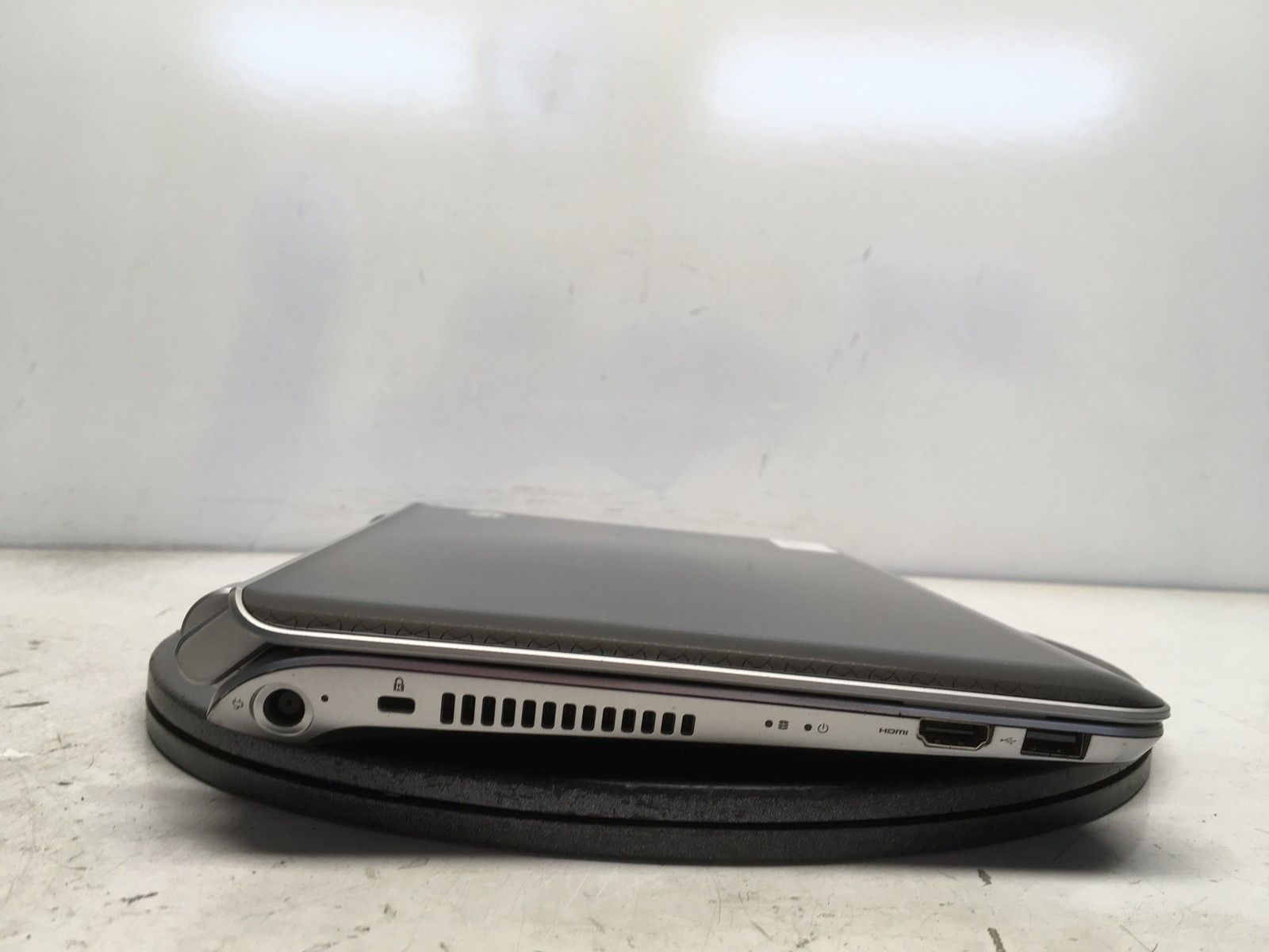 HP Pavilion DM1 AMD E-350 1600MHz 3 GB NO HDD No Batt
