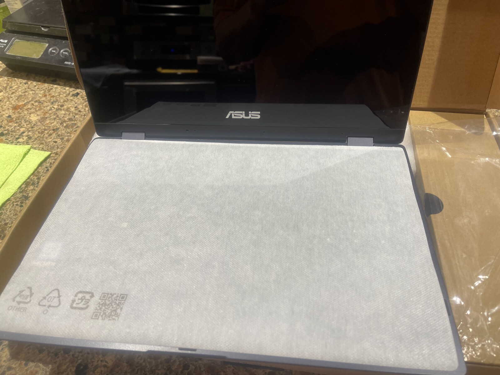 Asus Vivobook Flip 14″ 2-in-1 Laptop TP412FA-OS31T, Core i3-8145U, 4GB, 128GB
