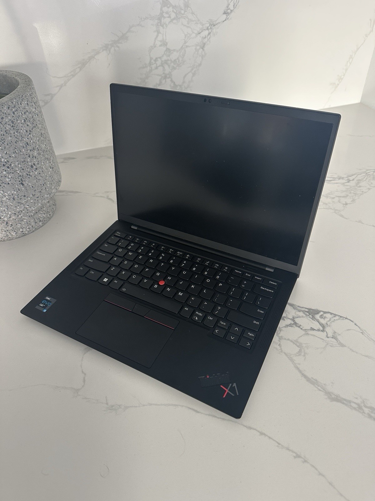Lenovo ThinkPad X1 Carbon Gen 9 14″ i7-1185G7 @3.0GHz 16GB RAM NO SSD/HDD
