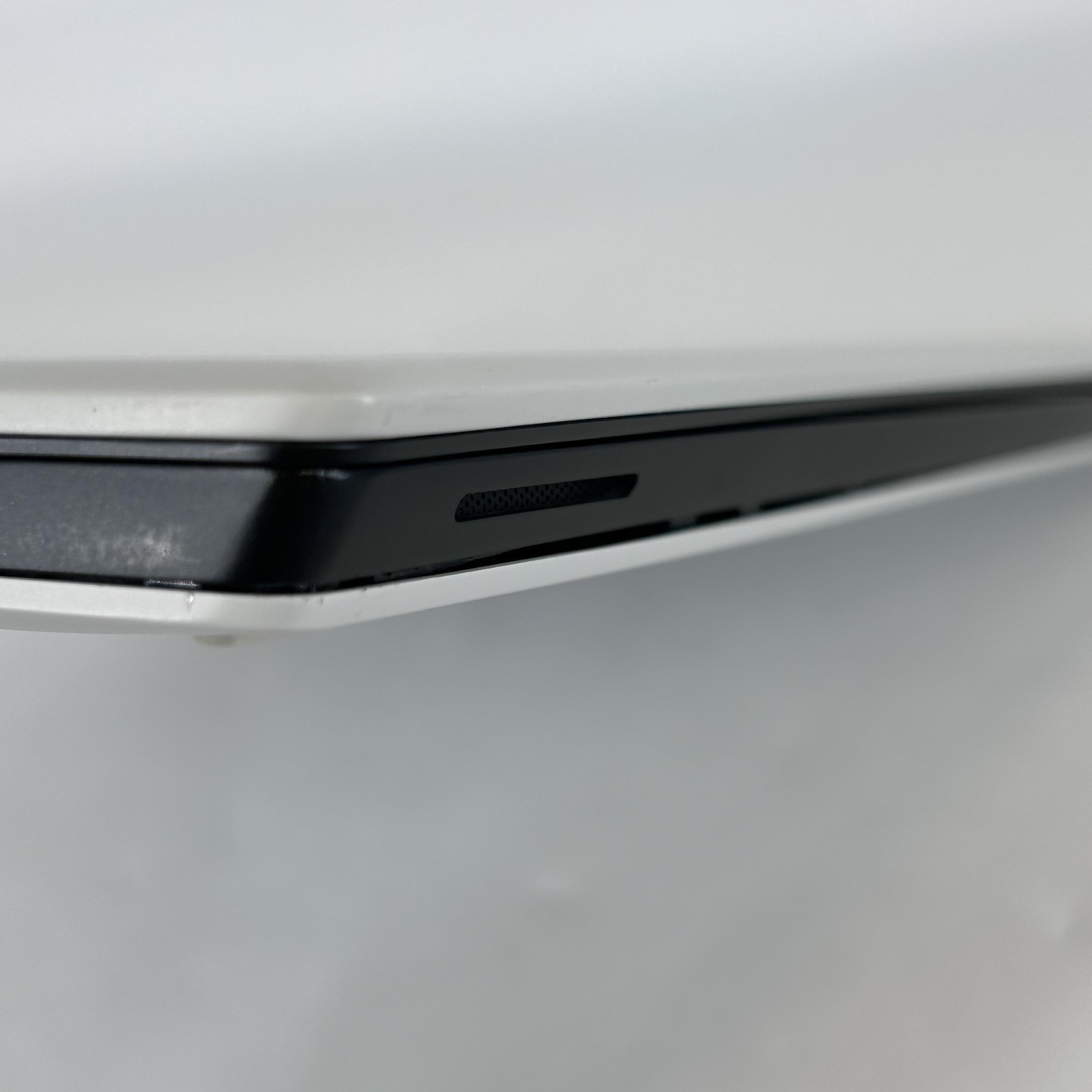 Dell Alienware X17 R1 120Hz 4K i9-11980HK 2.60GHz 64GB 1TB RTX 3080 BENT FRAME