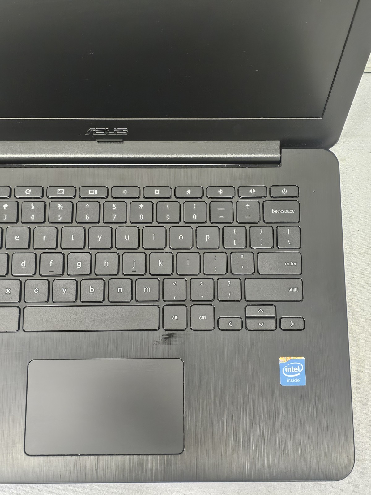 ASUS Chromebook C300M Laptop – Intel Celeron N2830 – NO BATT – Read Desc.
