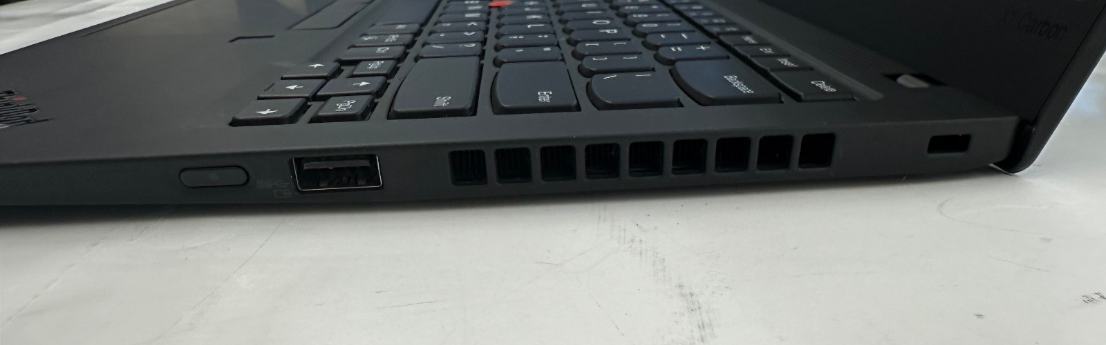Lenovo 20QD000SUS TP X1 Carbon 7th Gen 14″ 256GB SSD Intel UHD Graphics W11 Pro