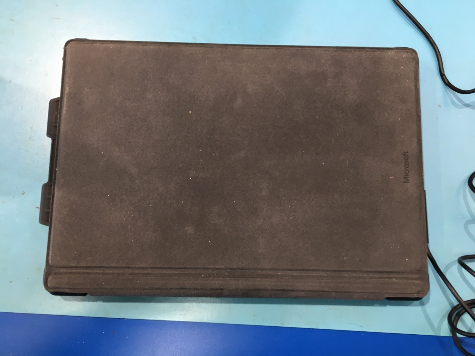 Microsoft Surface Pro 5 1807 12.3″ Touch i5-7300U Win 11 Pro – Needs battery