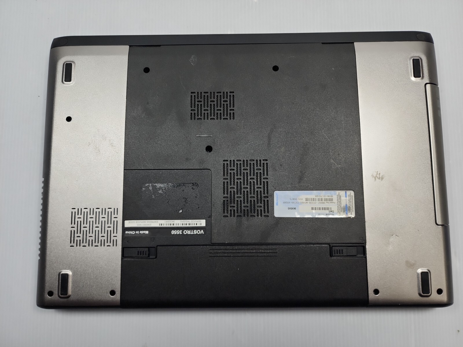 DELL Vostro 3550 Intel i3-2330 M @ 2.2 GHz 8GB RAM No HDD