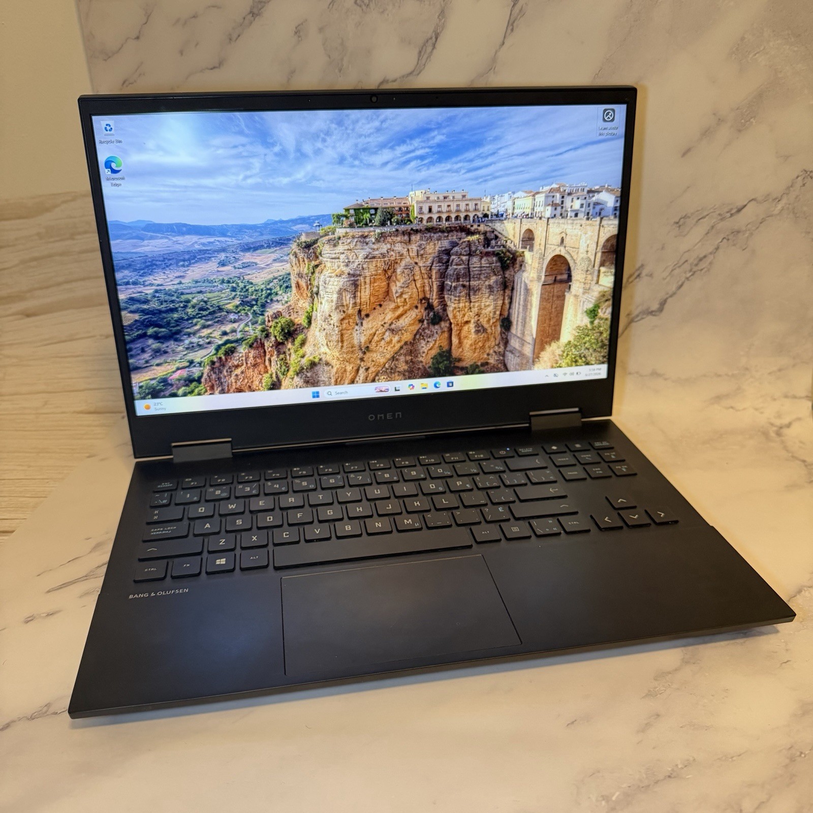 HP OMEN 15 Gaming Laptop i7-10750H RTX 2070 Max-Q 8GB 16GB RAM 1TB SSD Win 11