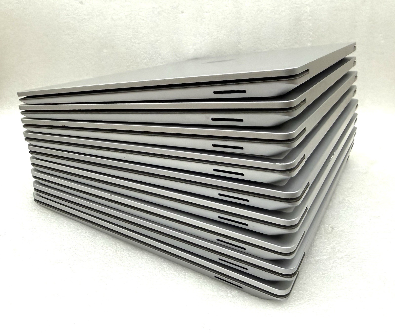 Lot 32x Microsoft Surface Laptop 3 4 Go 1943 1958 1951 Pro 7 1960
