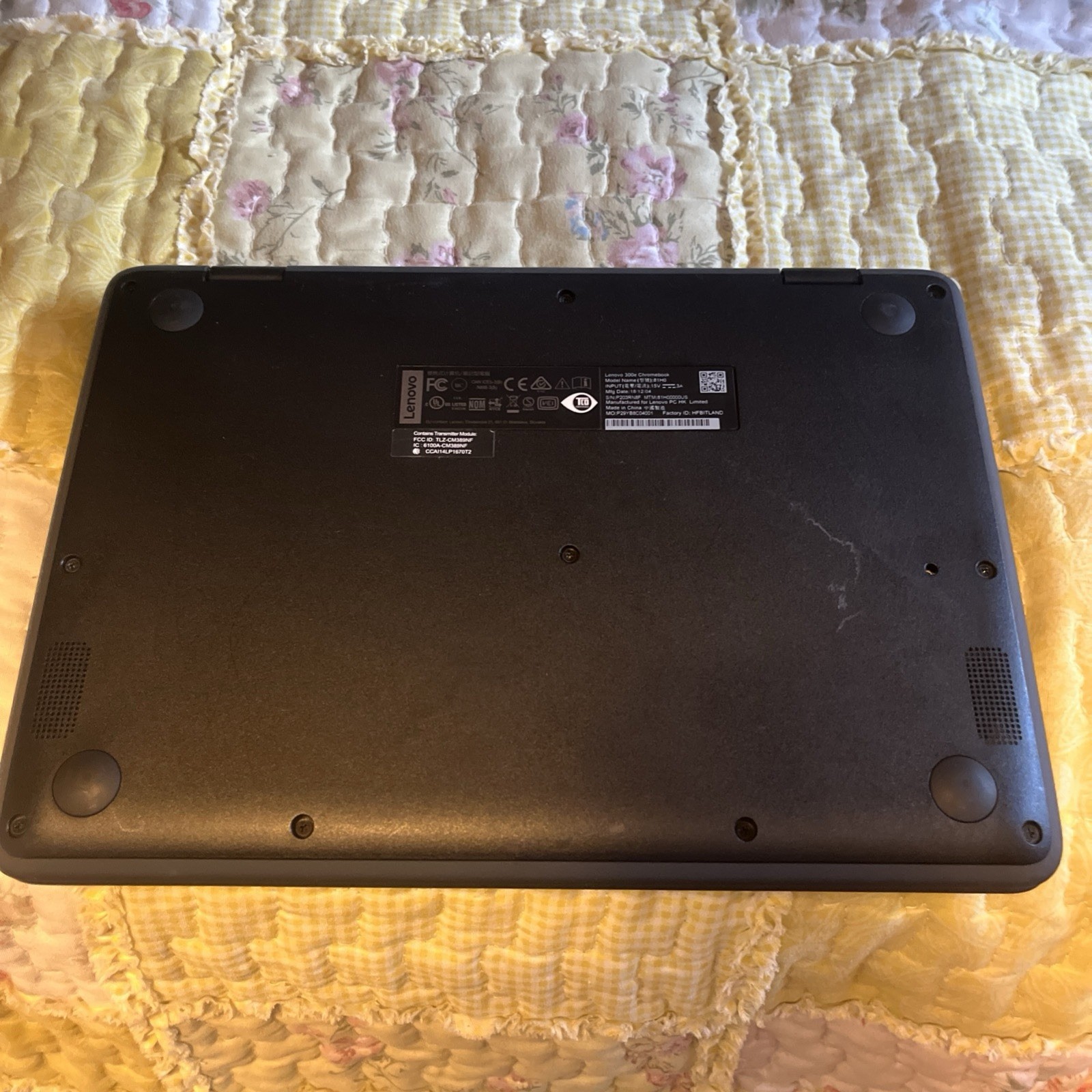 Lenovo 300e Chromebook 81H0 (11.6″ Touch, 4GB, 32GB eMMC, ChromeOS) w/ Charger