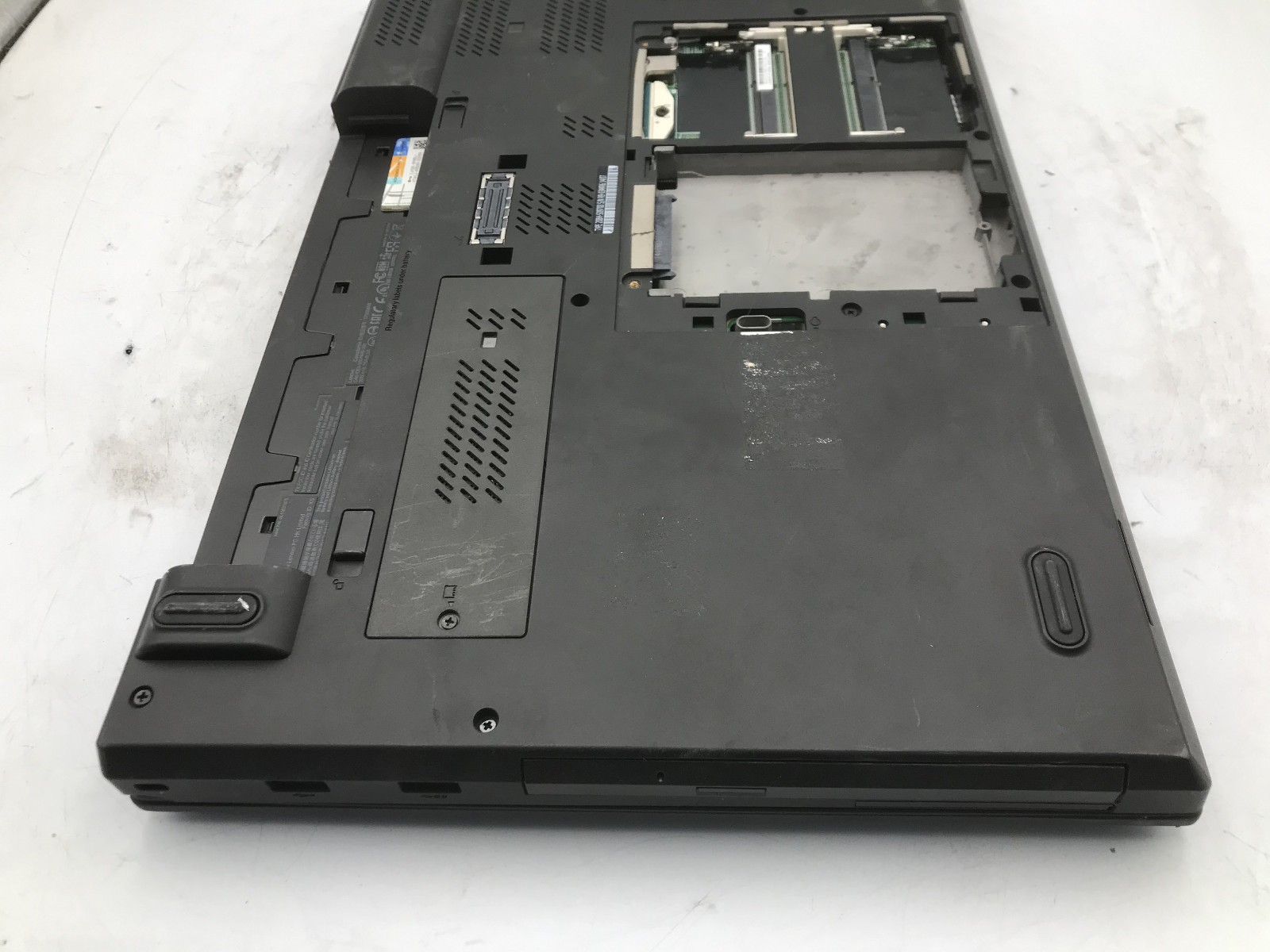 LENOVO THINKPAD W540 – FOR PARTS/BAD LCD – INTEL I7 4TH GEN – NO RAM – READ – BB