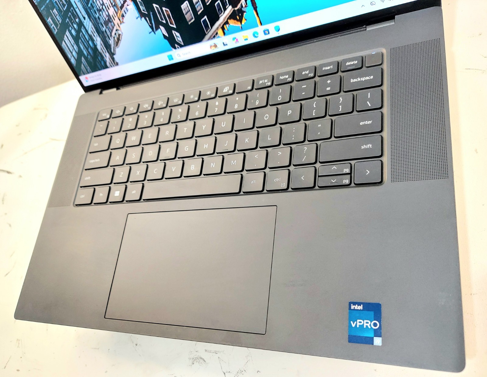 DELL PRECISION 5680 4K OLED I9-13900H 512GB SSD 64GB RAM RTX 2000 Ada WIN 11 PRO