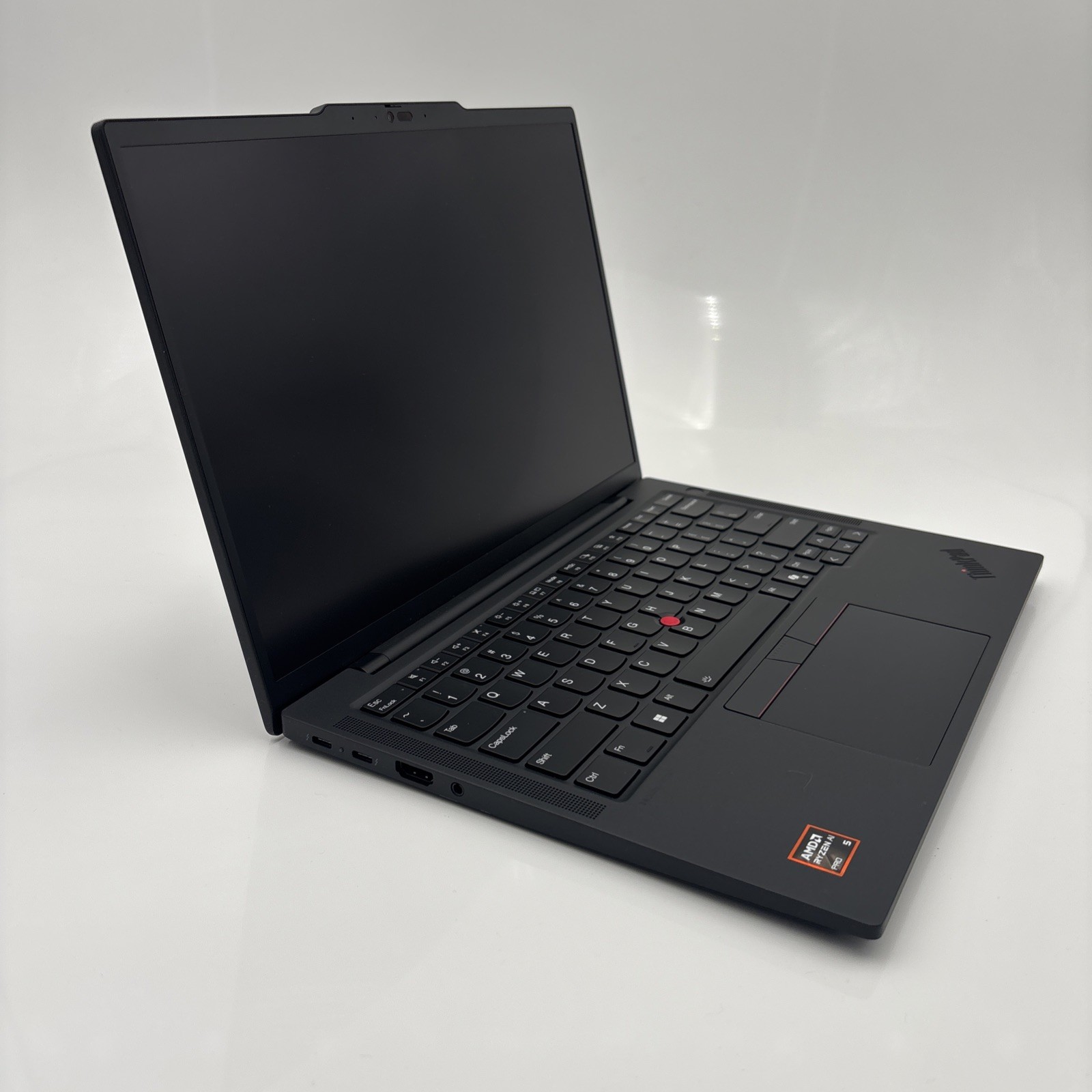 Lenovo T14s Gen 6 14″ AMD Ryzen AI 5 Pro 340 Processor 32GB RAM/512GB SSD Black