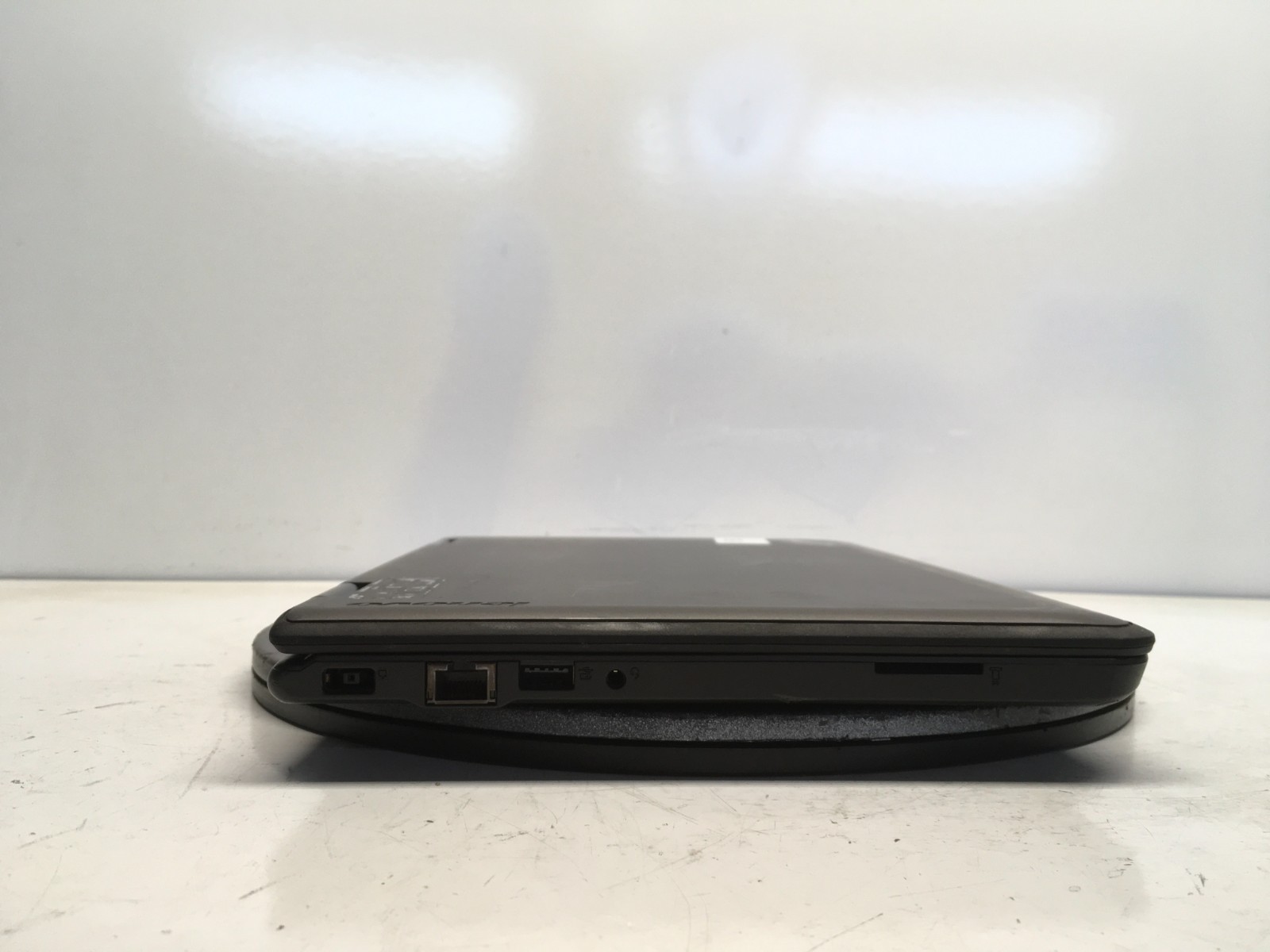 Lenovo ThinkPad 11E Intel M-5Y10C 0.8GHz 8 GB NO HDD/Battery