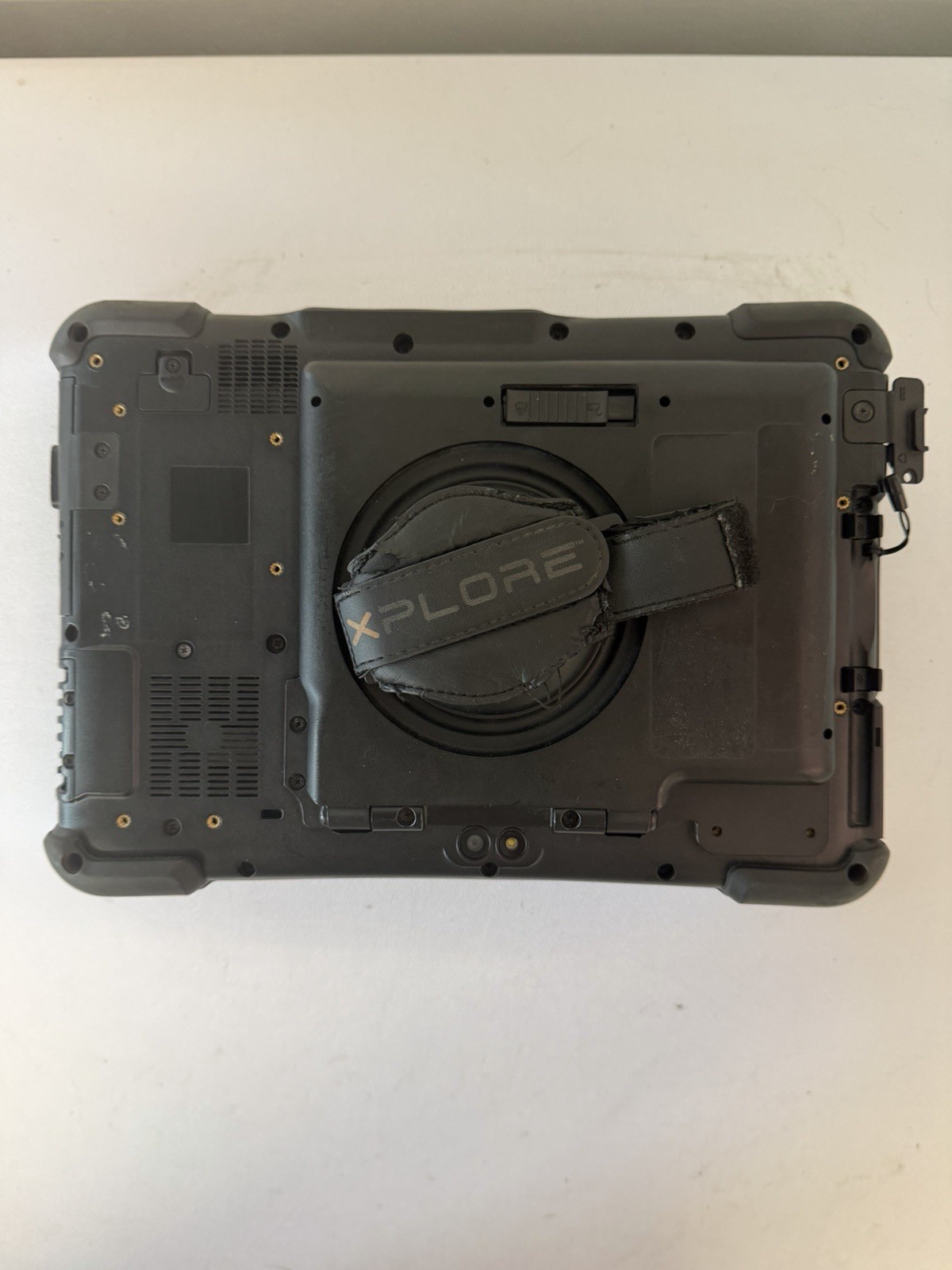 Zebra Xplore Tech ix101L1 Laptop – Good Screen – Intel Pentium N4200 – Read Des
