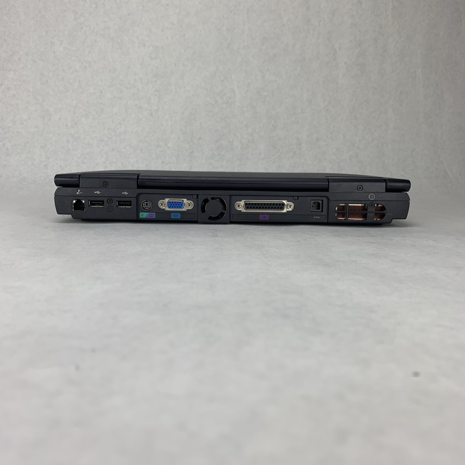 Dell Inspiron 2650 Intel Pentium 4 256MB RAM 14″ No Battery No HDD No OS