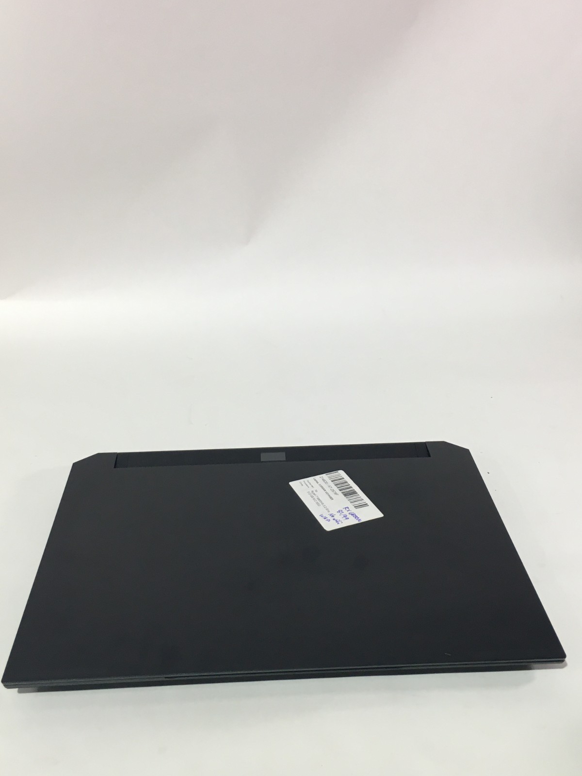 Corsair Voyager A1600 – Ryzen 7 6800HS, Radeon 6800M, 16GB DDR5, 512GB NVMe