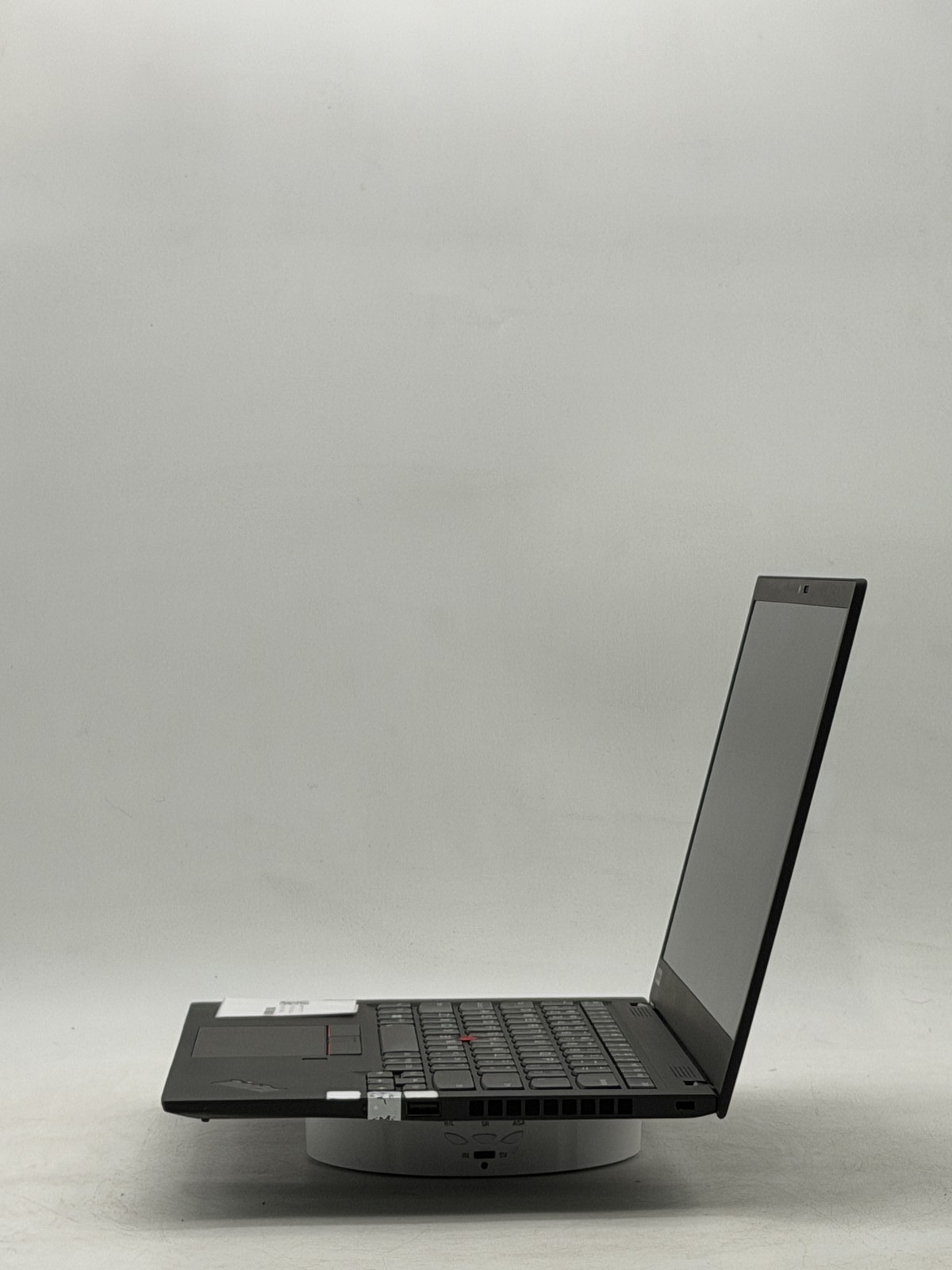 Lenovo ThinkPad X1 Carbon (7th) 14″ i5-8265U 8GB 128GB |NO OS Read|