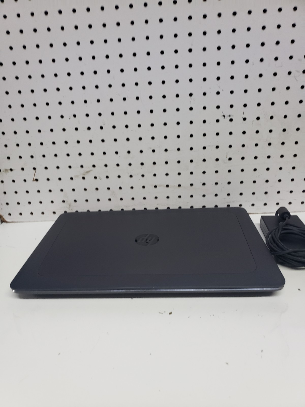 HP ZBook 15 G4 15″ FHD I7-7820HQ 2.60 512GB SSD, 16GB W11P Quadro M2200 Webcam