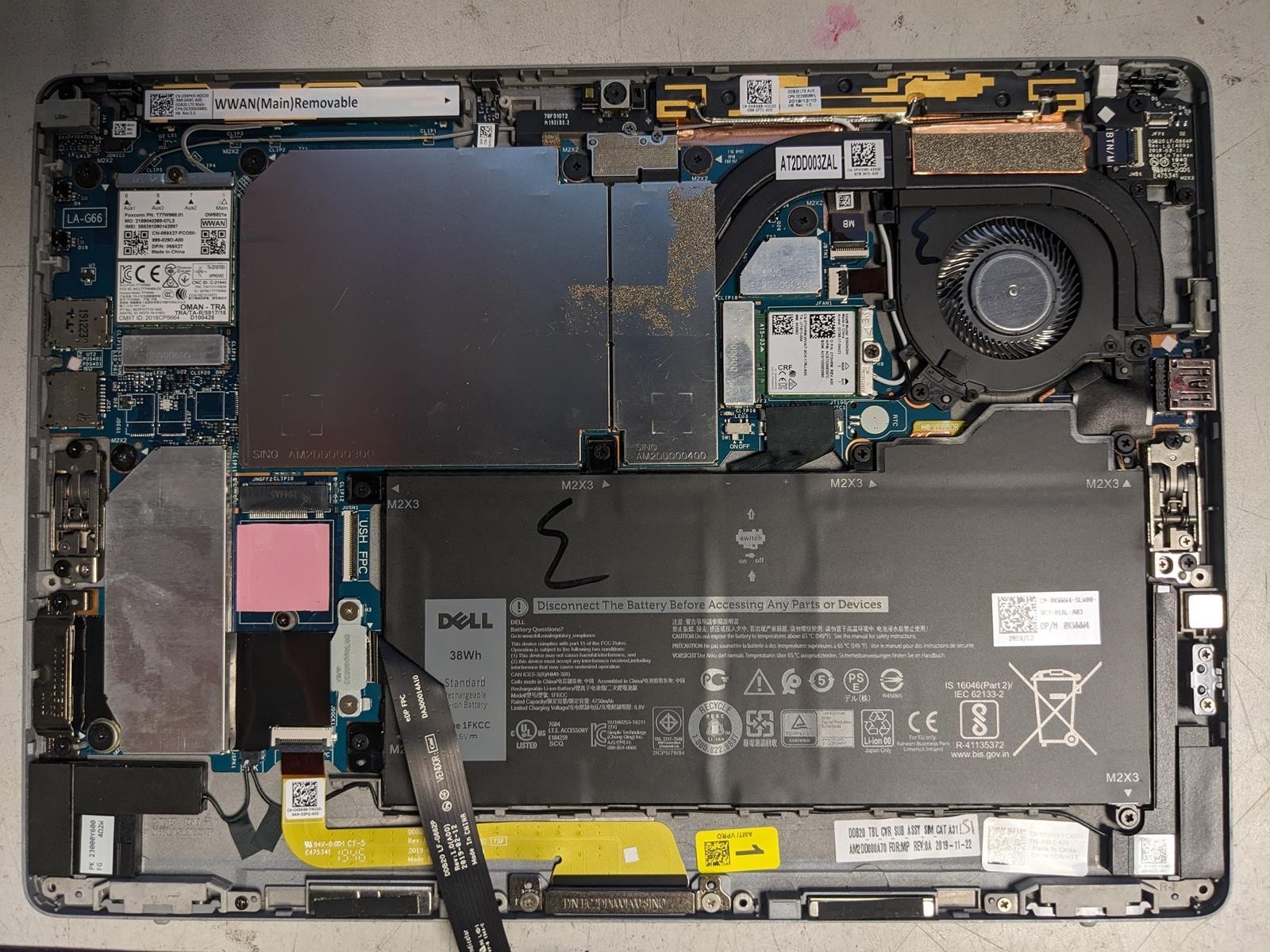 DELL LATITUDE 7200 2-IN-1 i5-8365U @ 1.60GHz, 8GB RAM, NO HDD/OS – (FOR PARTS)