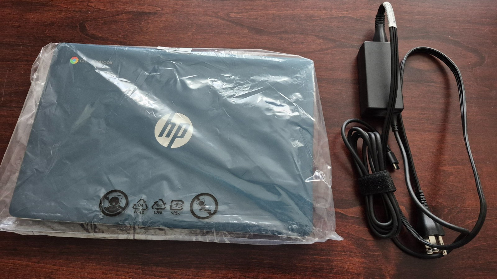 HP Chromebook 14a-na0011ds 14 Inches HD Touchscreen Laptop – Forest Teal 3P510UA