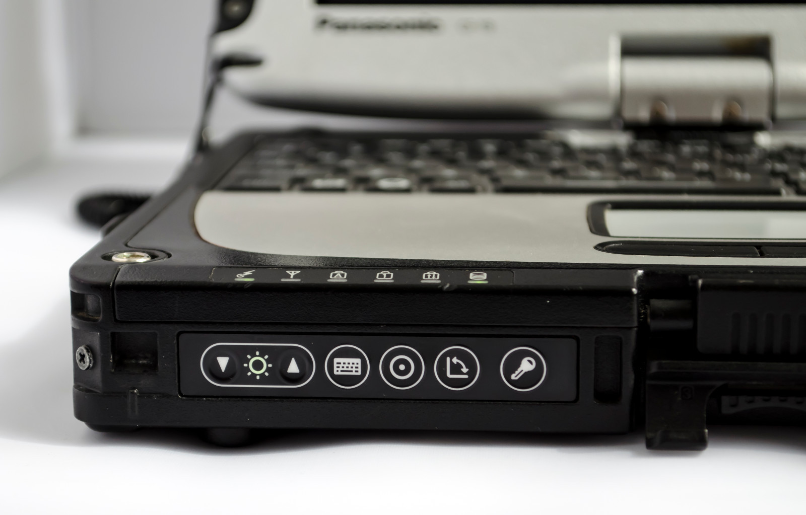Panasonic Toughbook CF-19 MK5 i5-2520M 8GB 250GB SSD GPS Rugged Laptop WINXP