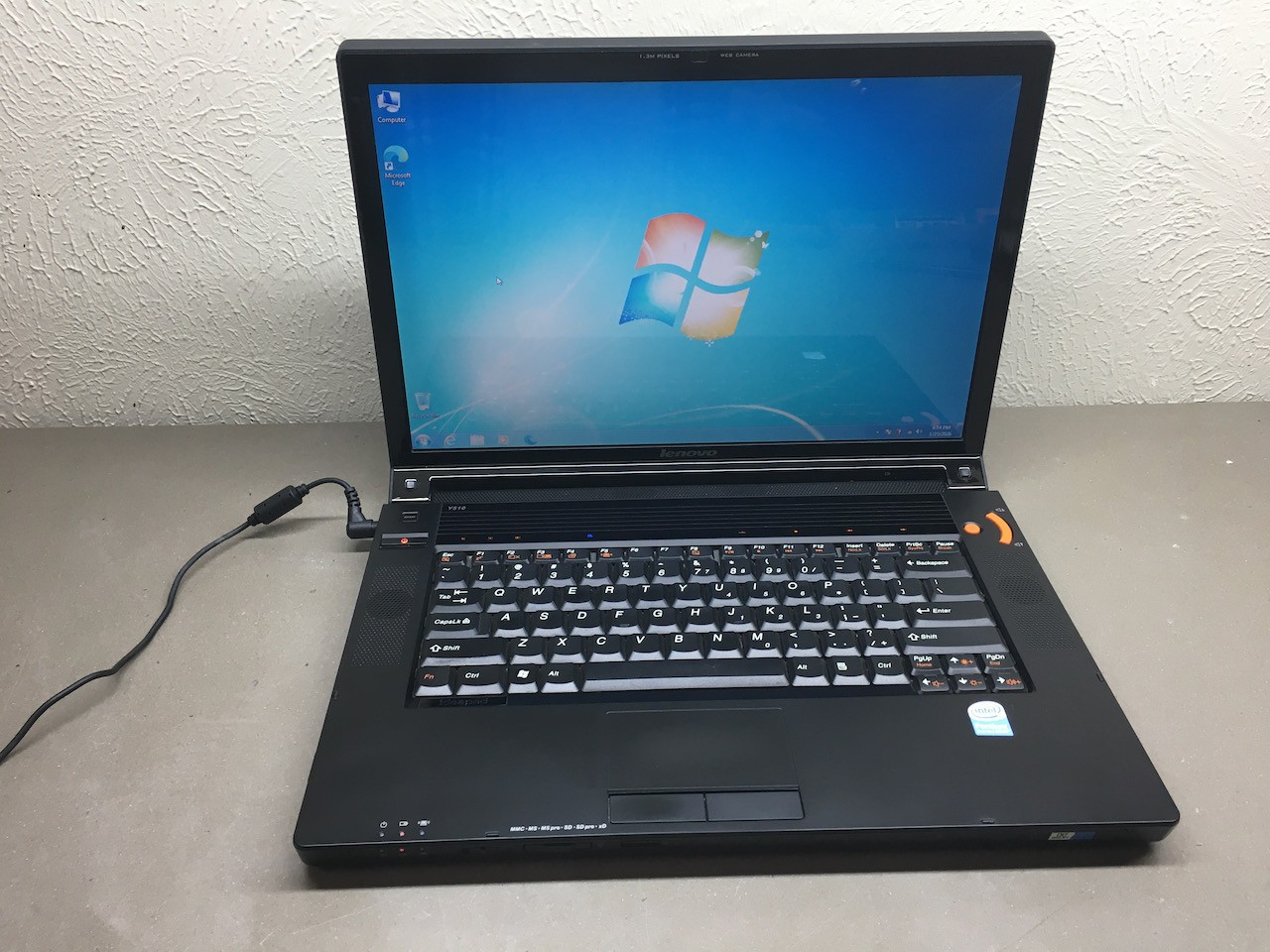Lenovo Laptop IdeaPad Y510 15.4″ Pentium T2390 2GB RAM 160GB HD Windows 7 Pro