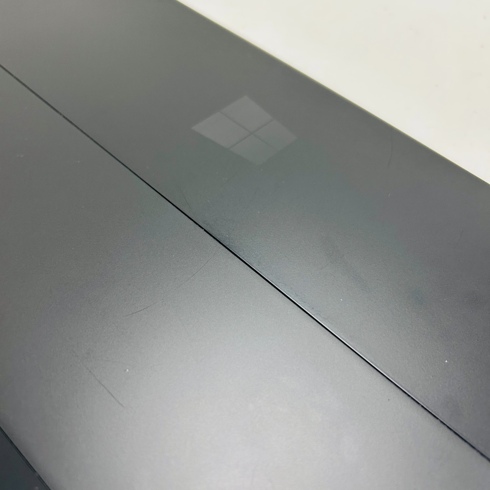 “Bad Battery, For Parts” Microsoft Surface RT – Model 1516 32GB Wi-Fi 10.6″