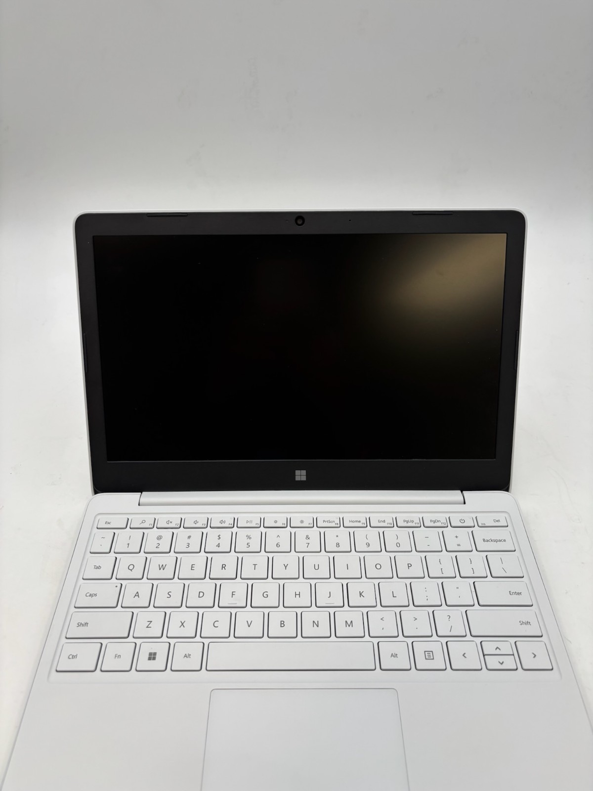 Microsoft Surface Laptop SE 11.6″ 128 GB SSD 8 GB RAM Celeron N4120 Win 11 Home