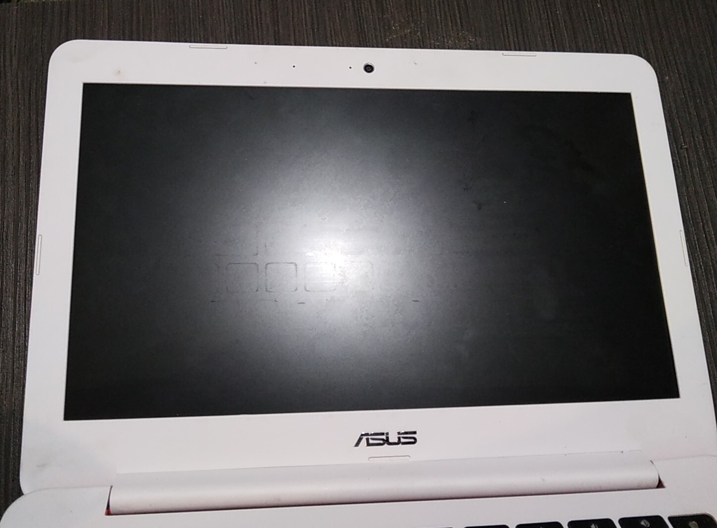 ASUS C300 11.6in. (16GB, Intel Celeron M, 2.4GHz, 2GB) Chromebook – Red -…