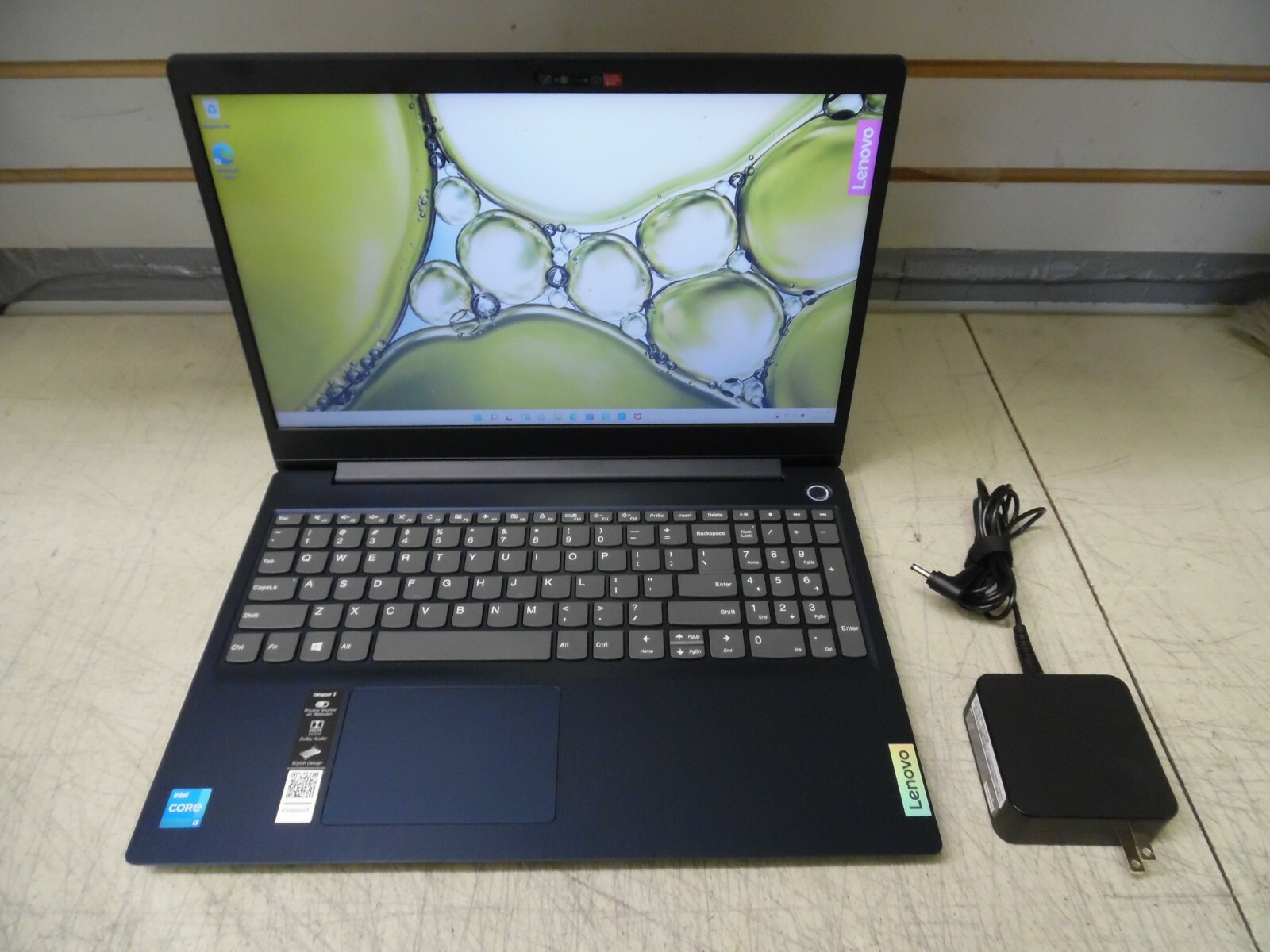 Lenovo IdeaPad 3 15.6″ (128GB SSD,Core i3 4GB RAM) Laptop Abyss Blue