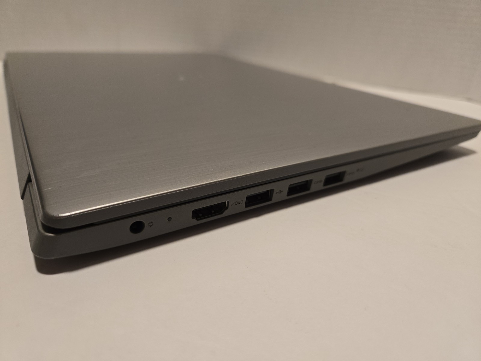 Lenovo IdeaPad 3 15.6″ Touchscreen i5 10th 1.19GHz 4g 128g Win11 ✋🏾READ DETAILS