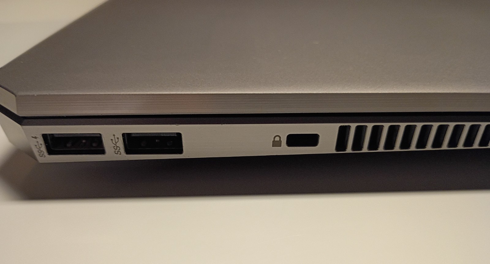 HP Z BOOK STUDIO G5 i7, 8850H, 15.3″, 512 GB M.2 SSD, 32 GB RAM, WIN 11 25H2