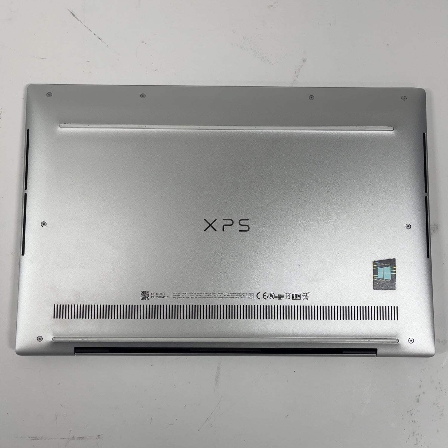 Dell XPS 9310 13.4″ i5-1135G7 2.4GHz 8GB RAM 256GB SSD