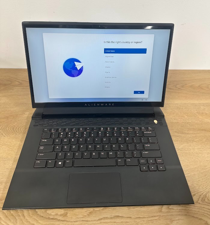 Alienware M15 R4 Core i7 10870H 32GB DDR4 Nvidia GeForce RTX 3070 512GB SSD 2021